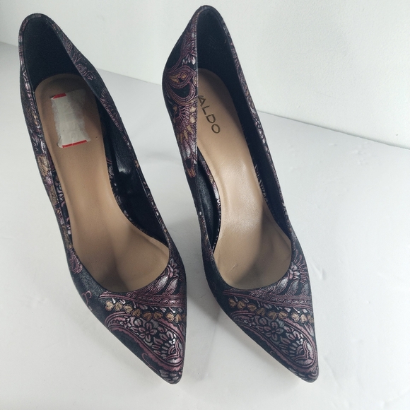 ALDO Black Pointed Floral Heels. - Picture 4 of 10